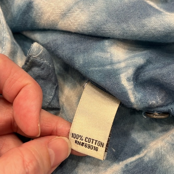 Ruff Hewn Tie Dye Button Down Shirt Blue &‎ White (Fits Like Small) - Picture 11 of 12